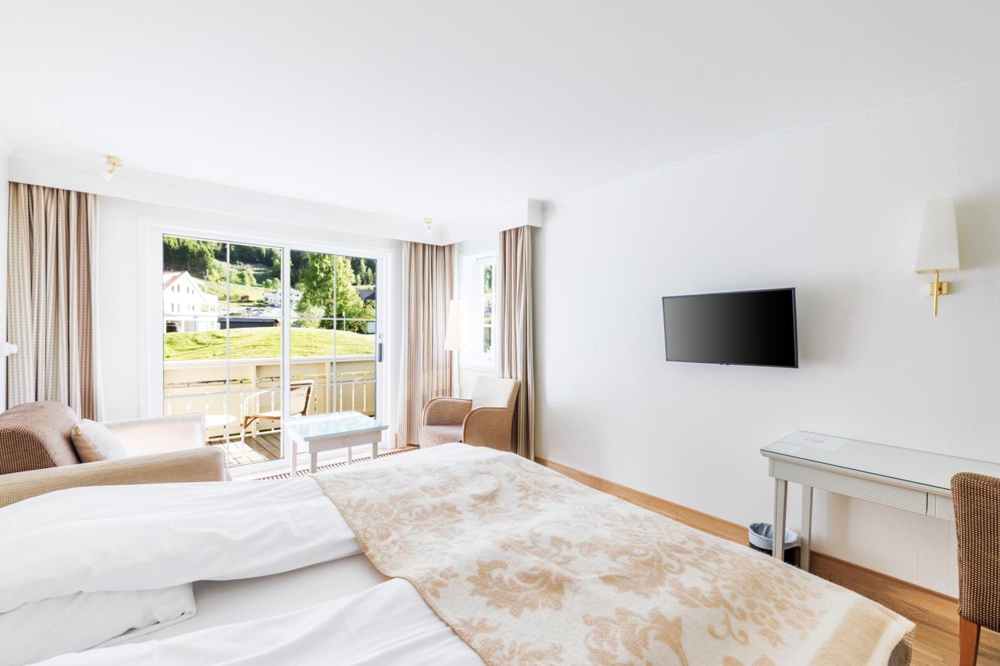 Hotel Loenfjord Loen Εξωτερικό φωτογραφία