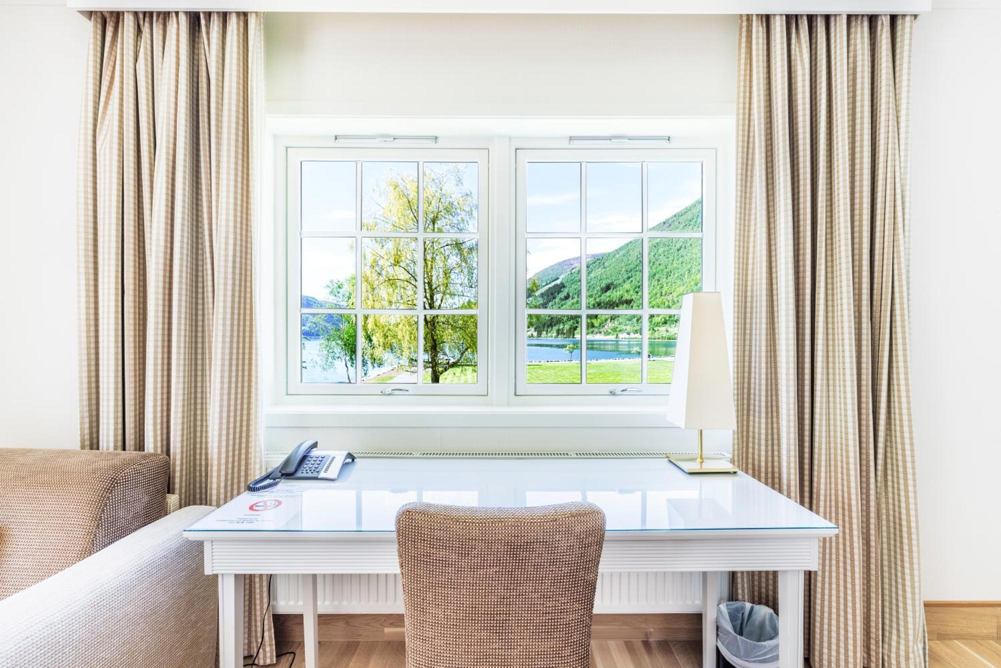 Hotel Loenfjord Loen Εξωτερικό φωτογραφία