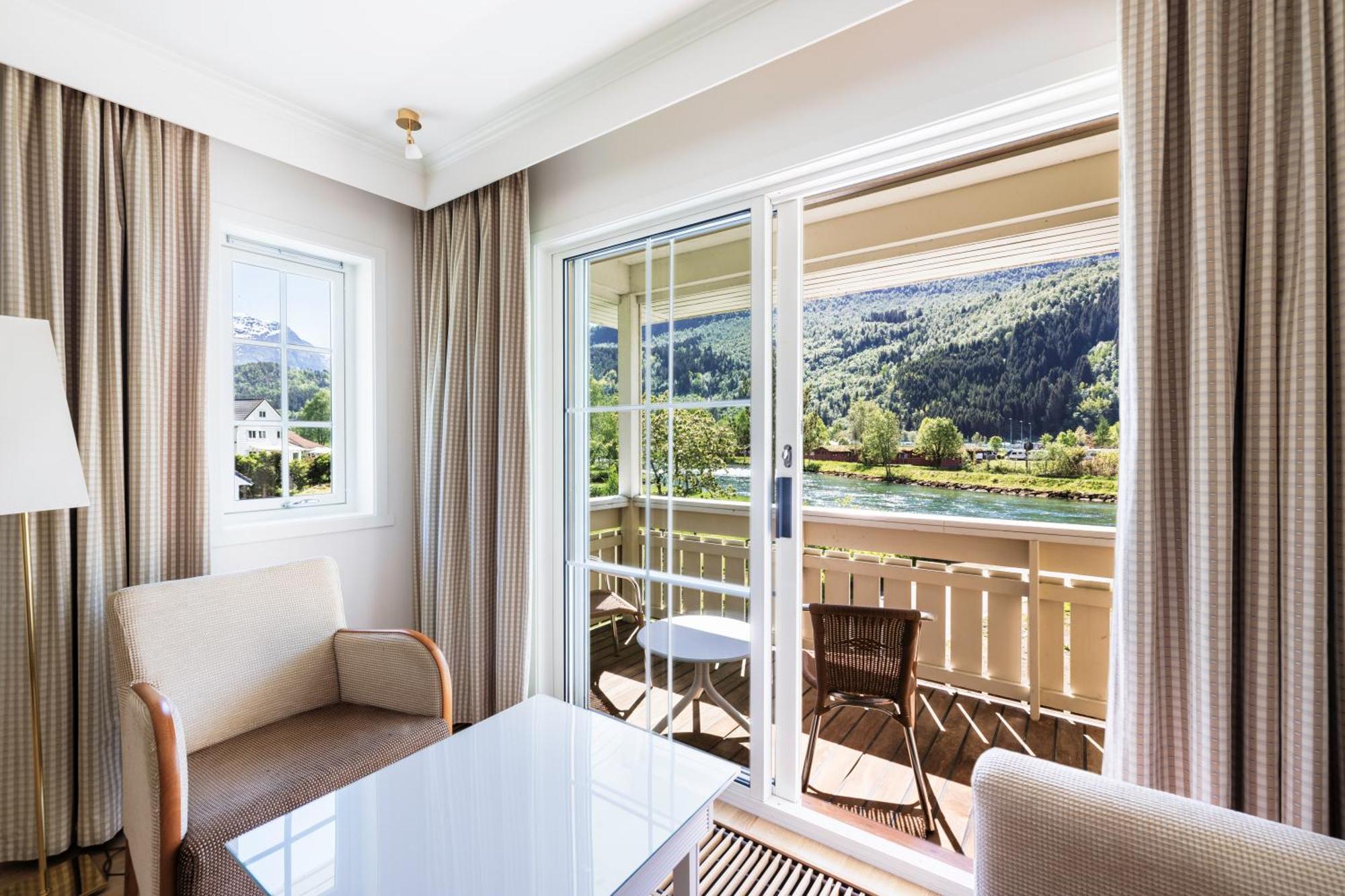Hotel Loenfjord Loen Εξωτερικό φωτογραφία